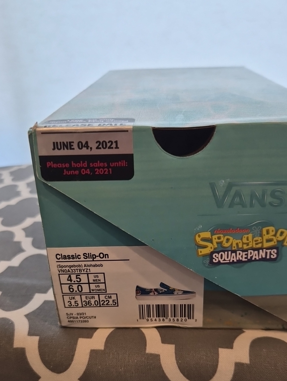 Vans SpongeBob SquarePants Teal and Yellow Shoe Box